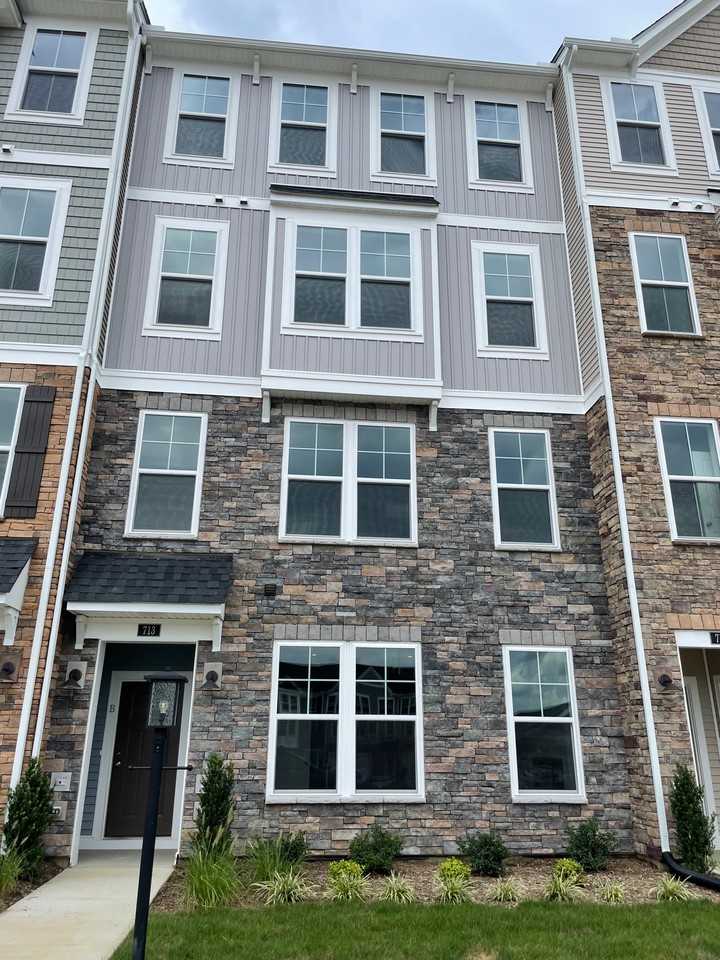713 Mccormick Farm Dr #B - Photo 3 of 18