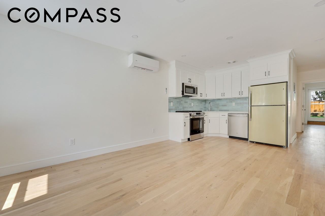 1107 Jefferson Ave #1 - Photo 2 of 13