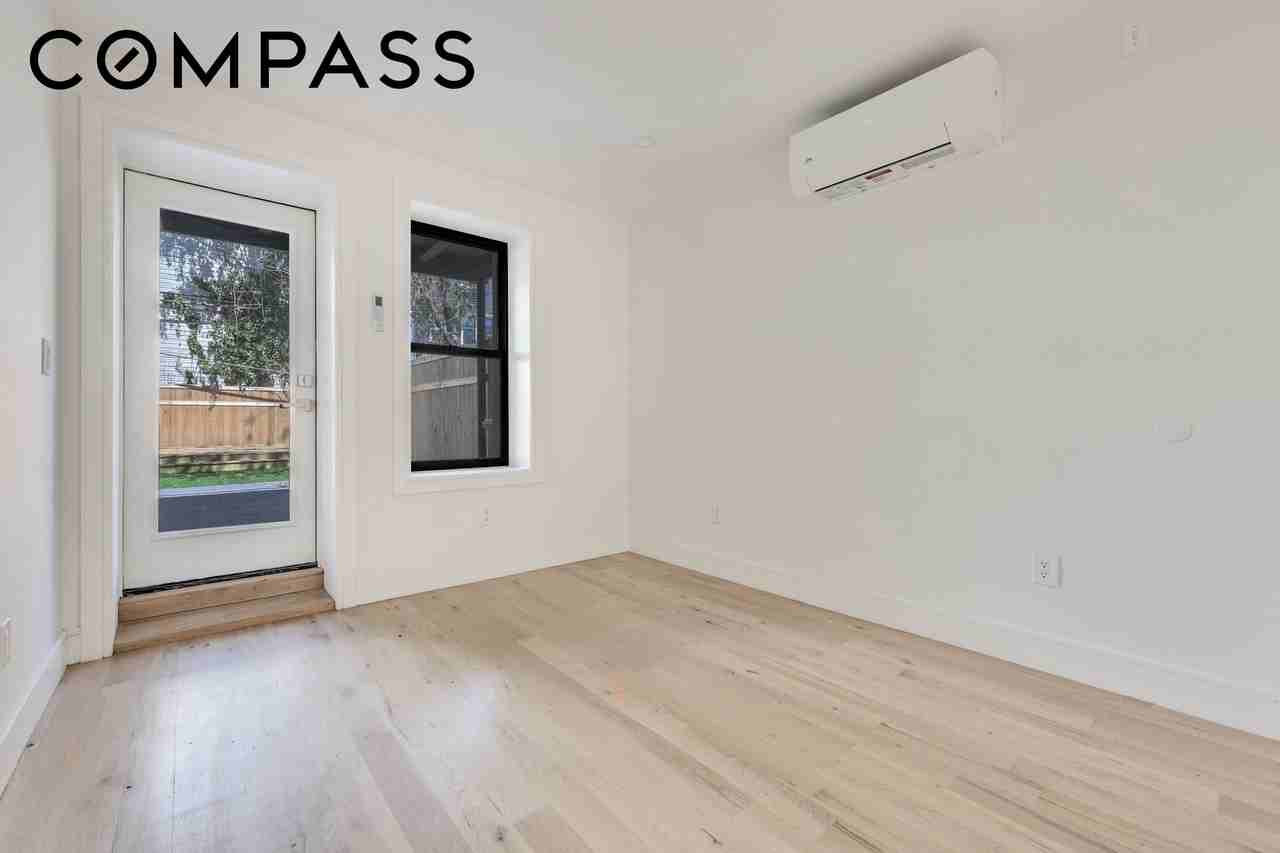 1107 Jefferson Ave #1 - Photo 7 of 13
