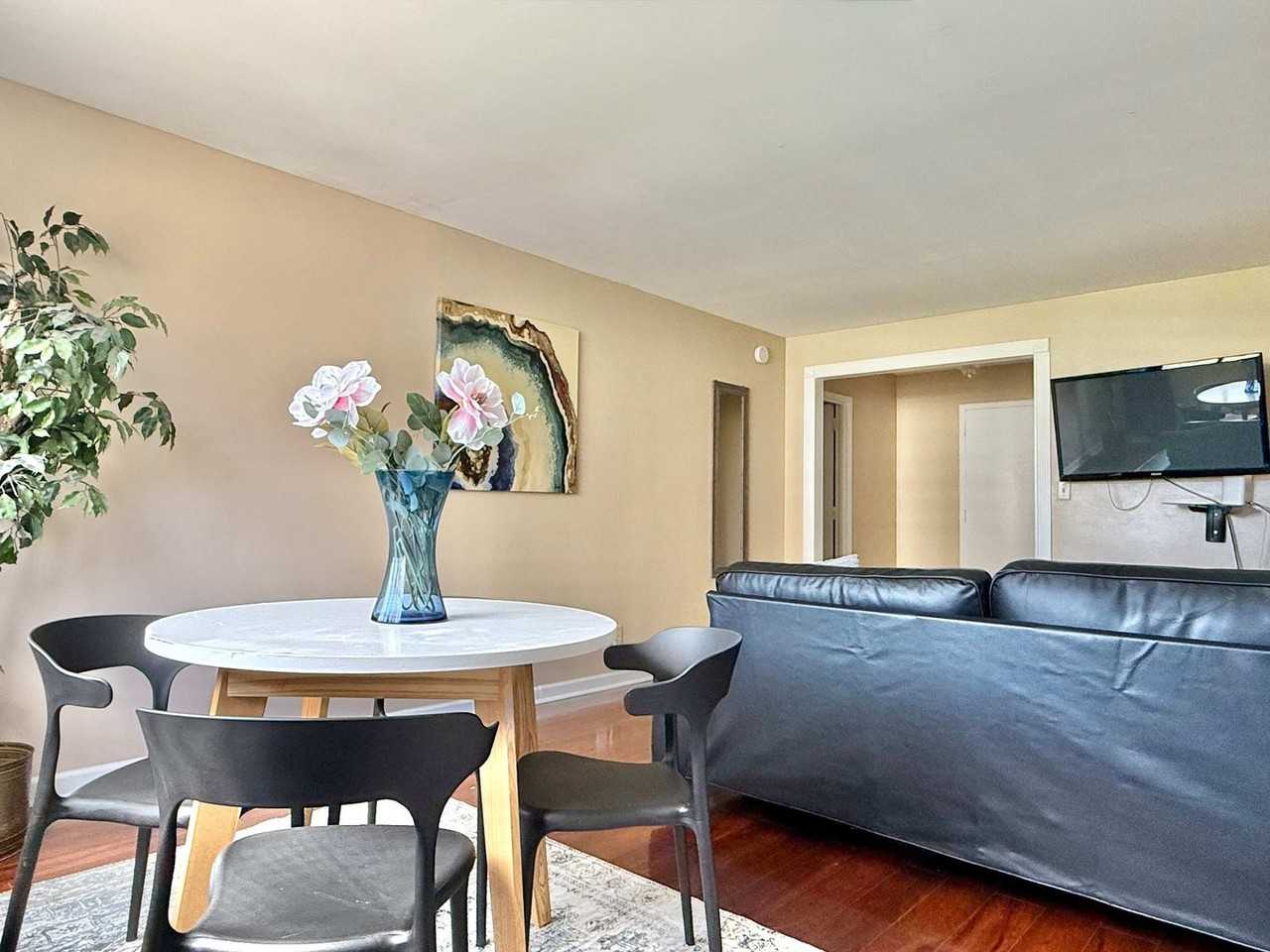 215 Piedmont Avenue Northeast - Photo 3 of 24