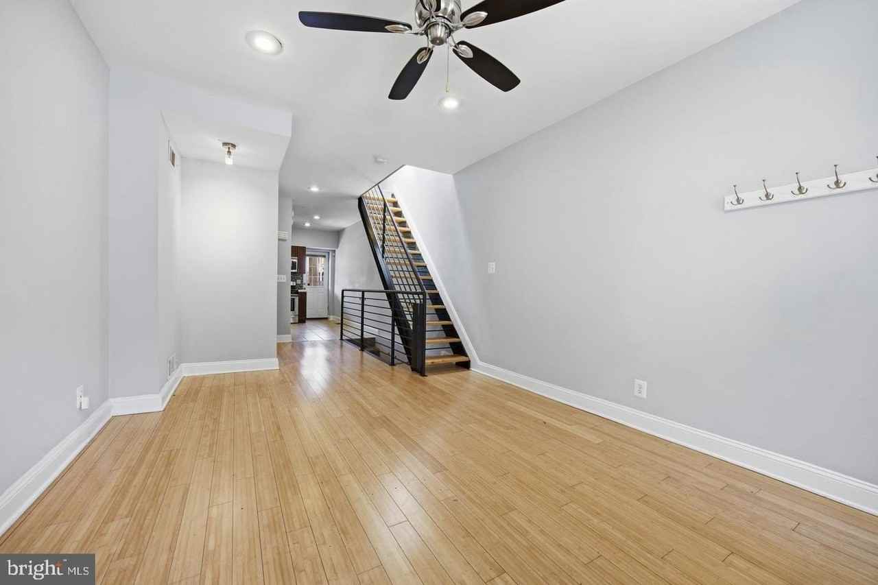 122 N Ellwood Ave - Photo 4 of 30