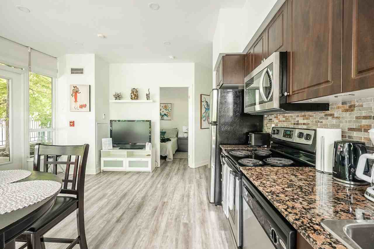 215 Fort York Blvd #1384978P - Photo 5 of 22