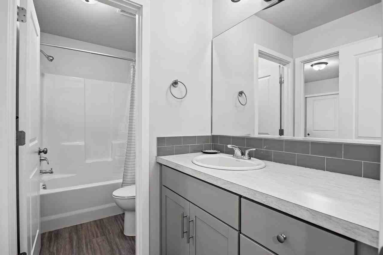 5324 Remington Dr #1505658P - Photo 4 of 34