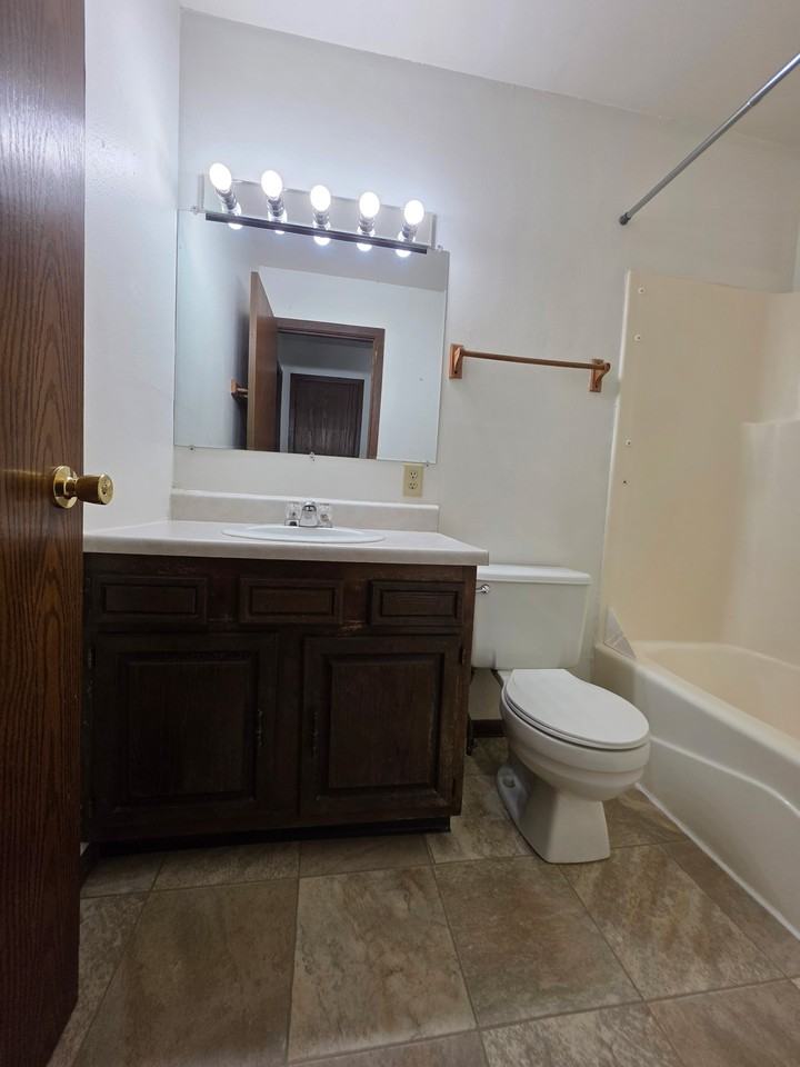 1676 9th St N #9 - Photo 6 of 22
