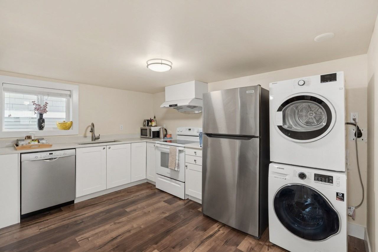 4643 Dunbar St #1574559P - Photo 3 of 19