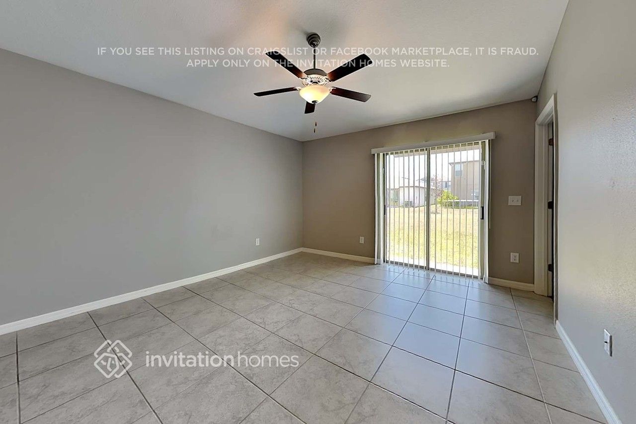 15551 Miller Creek Dr - Photo 3 of 18