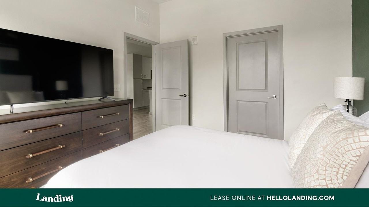 7311 Baymeadows Way - Photo 7 of 50