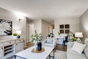 featured image of 7324–7326 N Greeley Ave - 7326 #7326