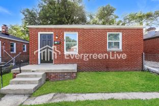 222 S Gladstone Ave - Photo 1 of 1