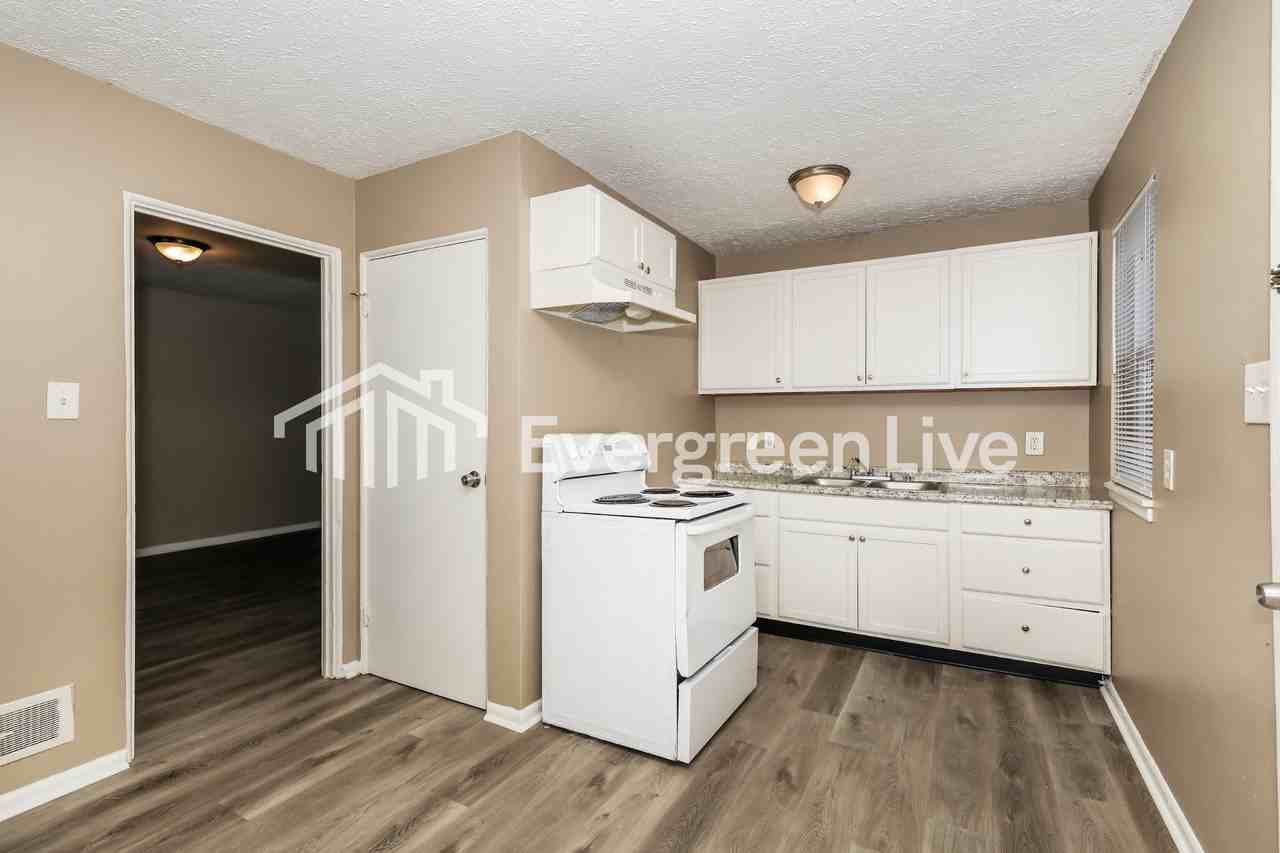 222 S Gladstone Ave - Photo 7 of 15