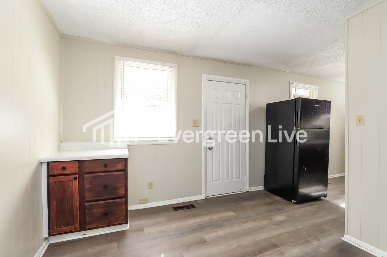 2725 Teresa Ave - Photo 4 of 15
