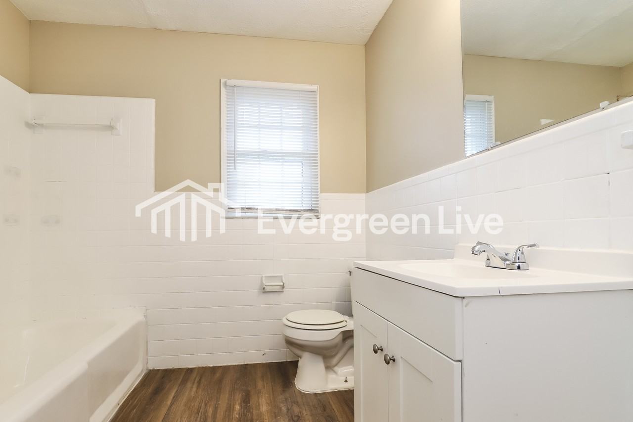107 Camden Cir - Photo 7 of 15