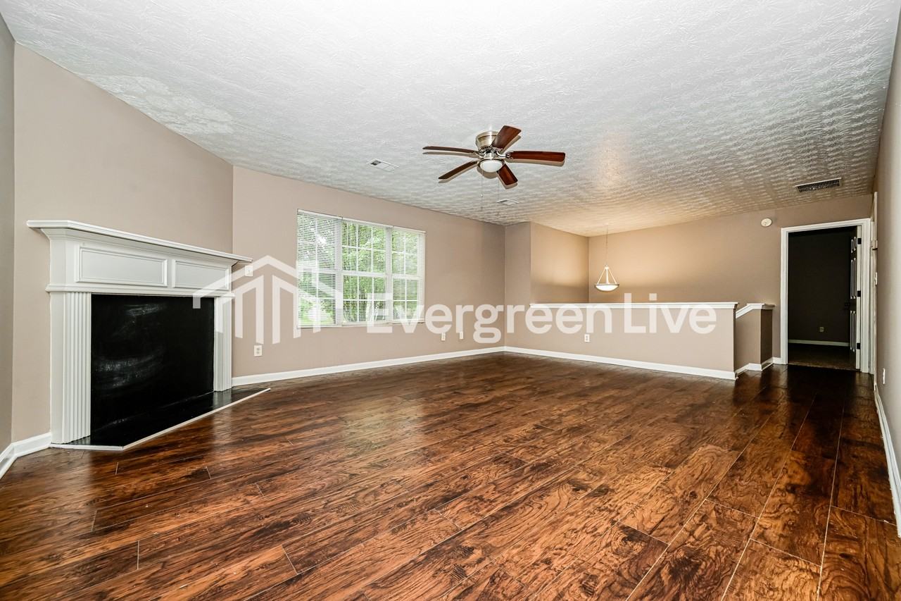 2053 Oak Terrace Dr Se - Photo 2 of 15