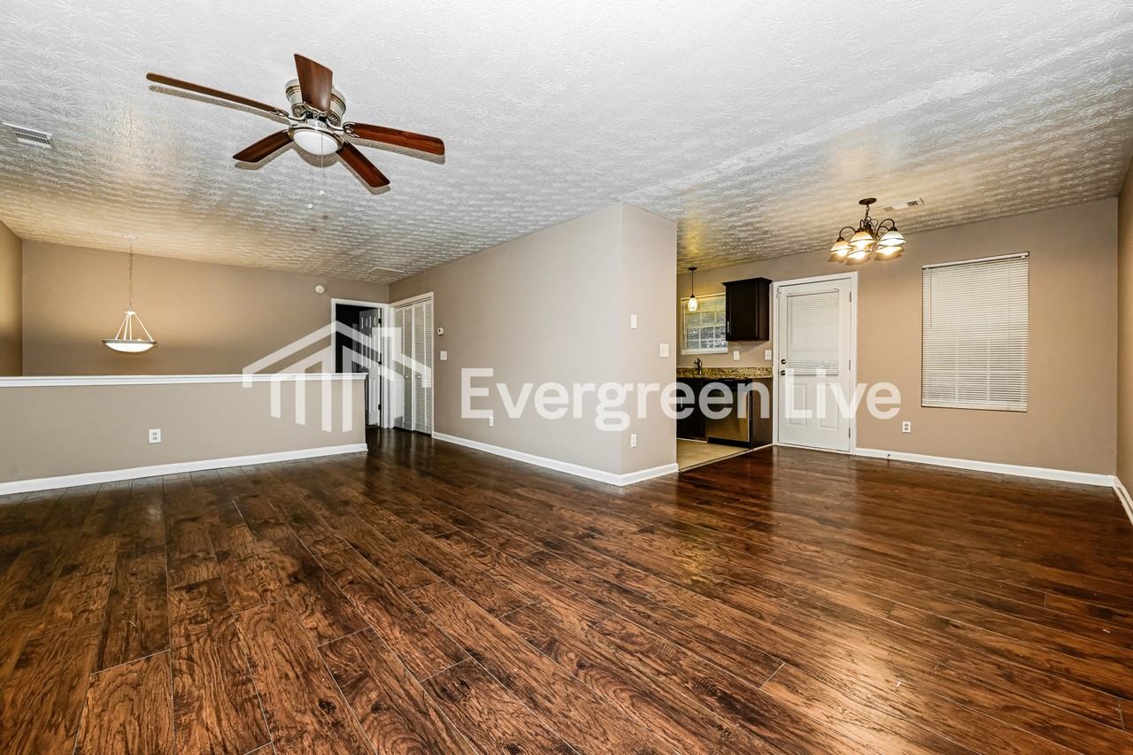 2053 Oak Terrace Dr Se - Photo 3 of 15