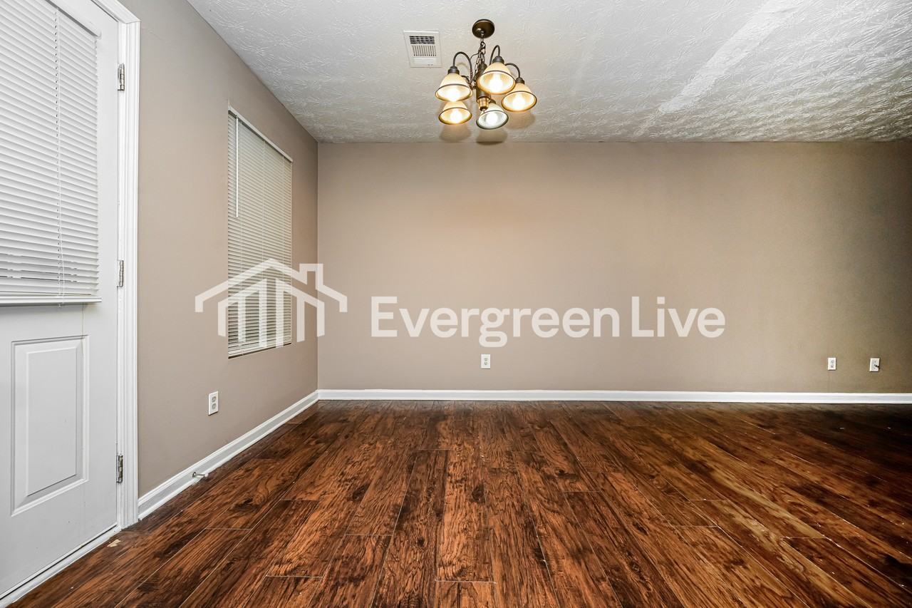 2053 Oak Terrace Dr Se - Photo 4 of 15