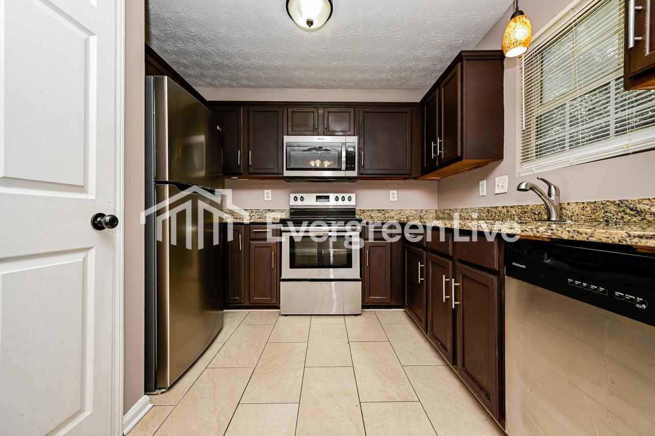 2053 Oak Terrace Dr Se - Photo 5 of 15