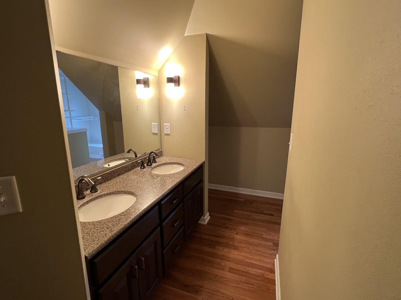 1346 Morrison St #2 - Photo 6 of 21