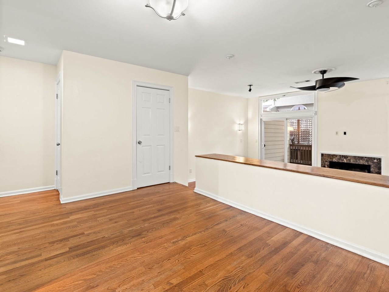 206 6th St Ne #206 - Photo 2 of 20