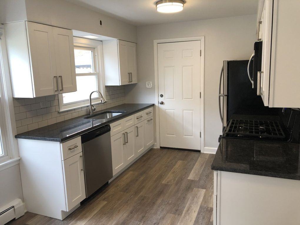 4420 Forest Ave #1F - Photo 3 of 21