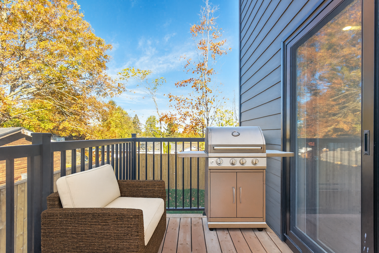 215 Raglan Street #7 - Photo 7 of 9
