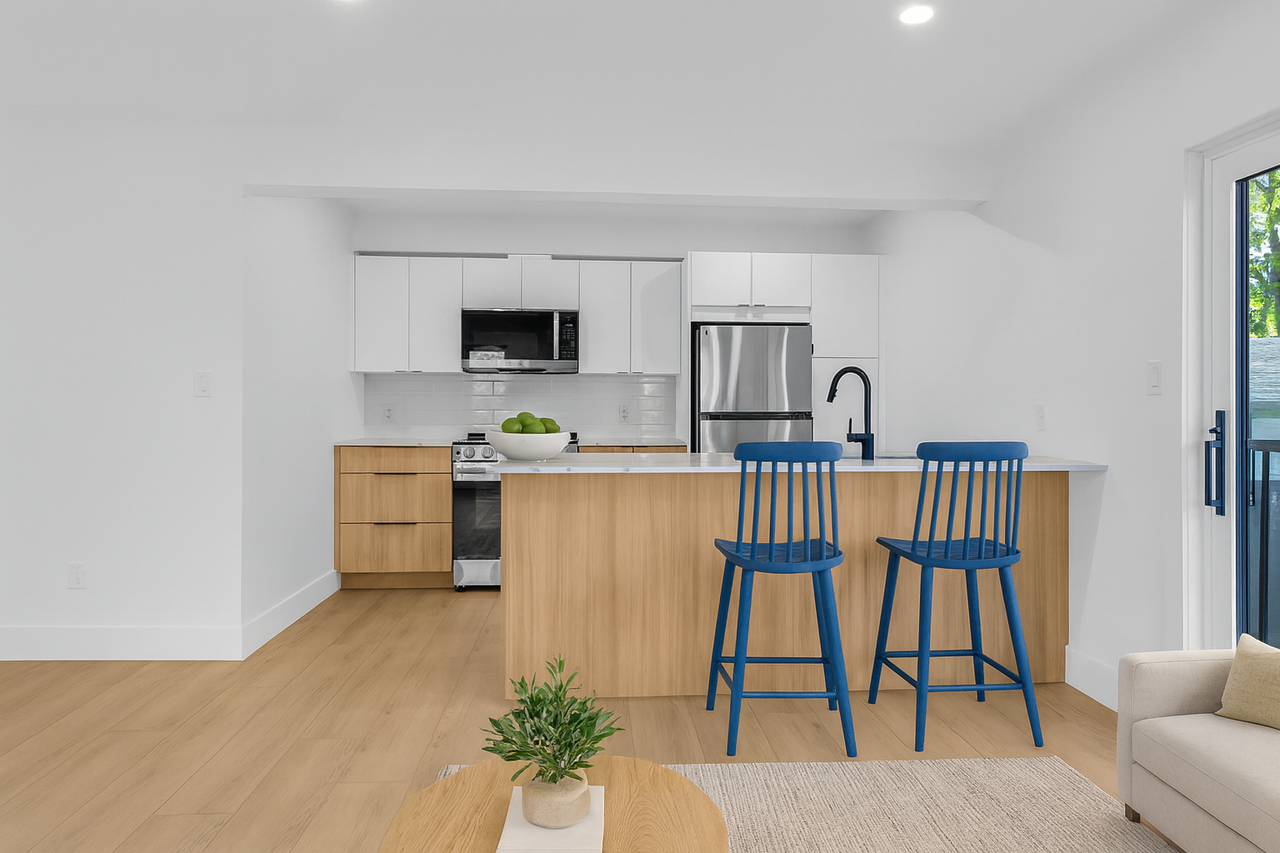 215 Raglan Street #7 - Photo 2 of 9