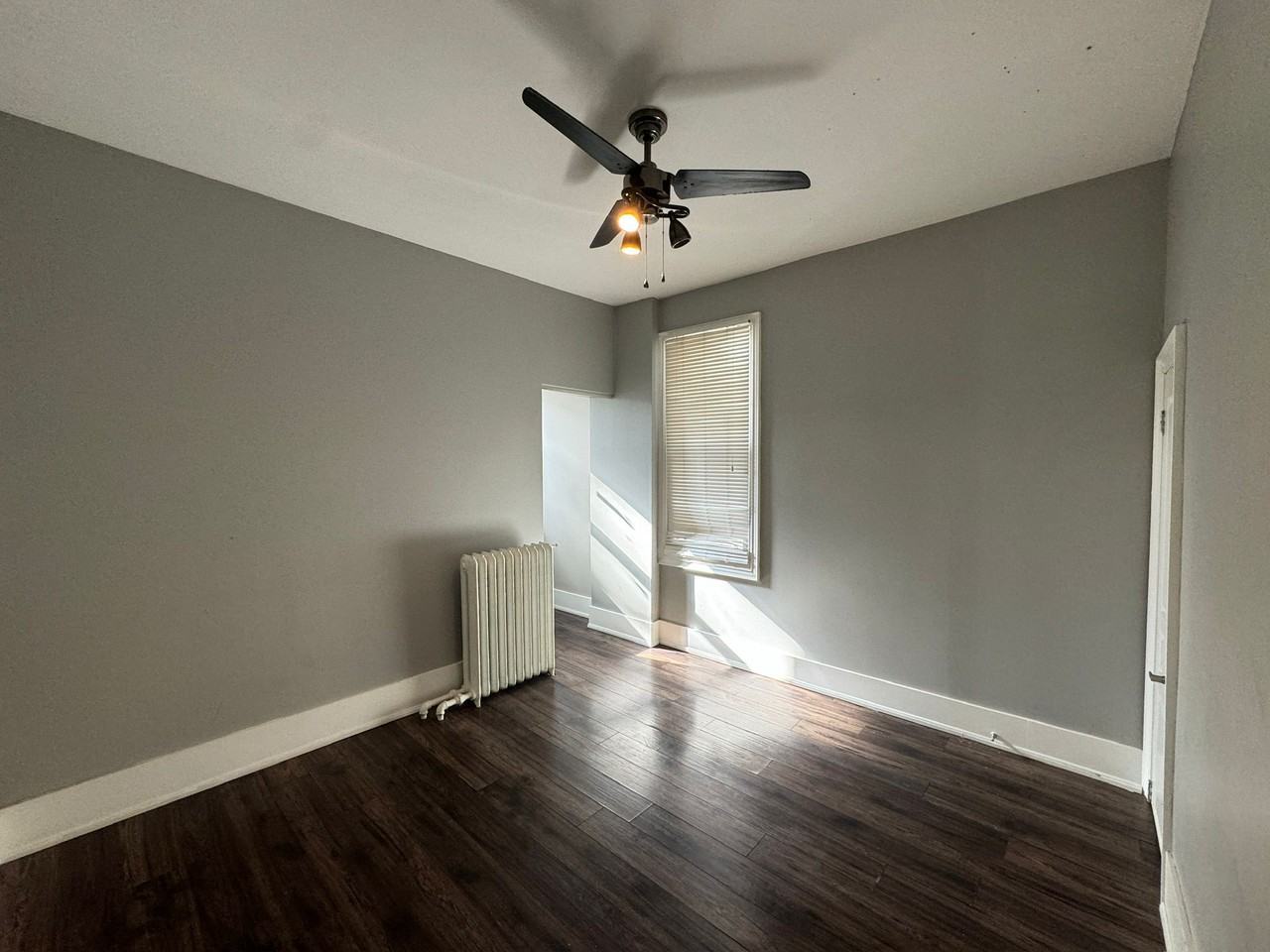 974 King st east - Photo 5 of 14