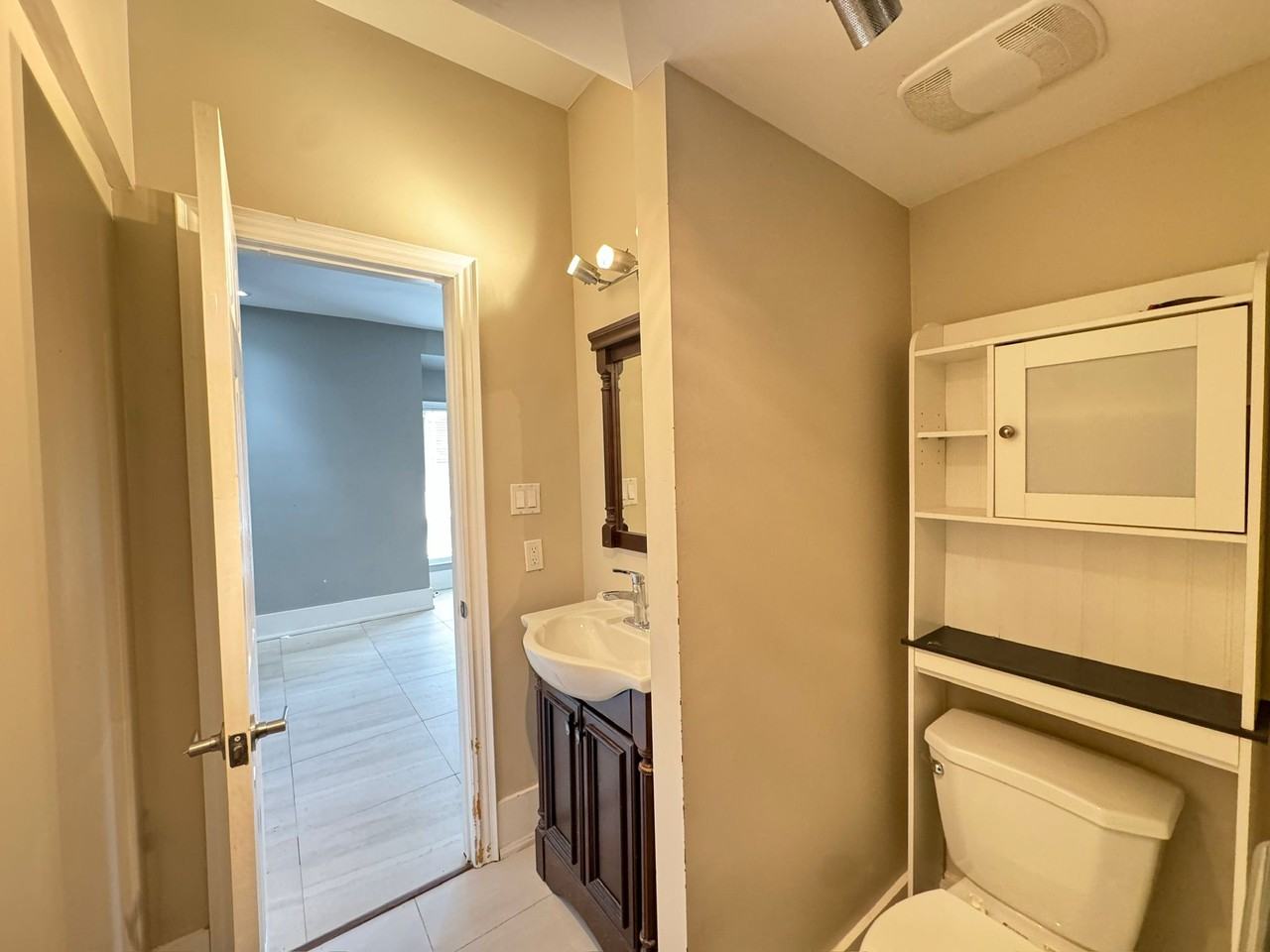 974 King st east - Photo 6 of 14