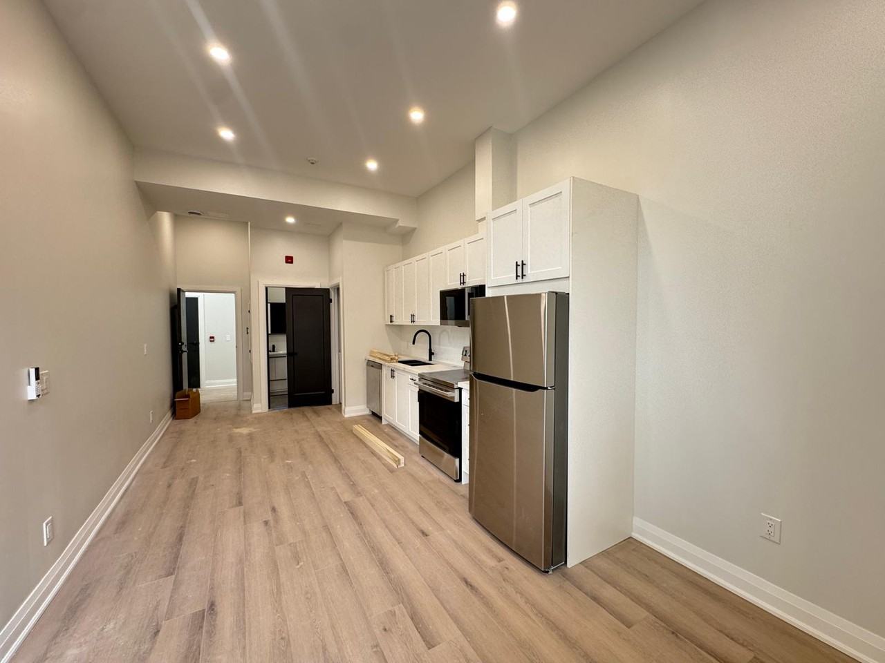 208 KING ST E - Photo 5 of 27