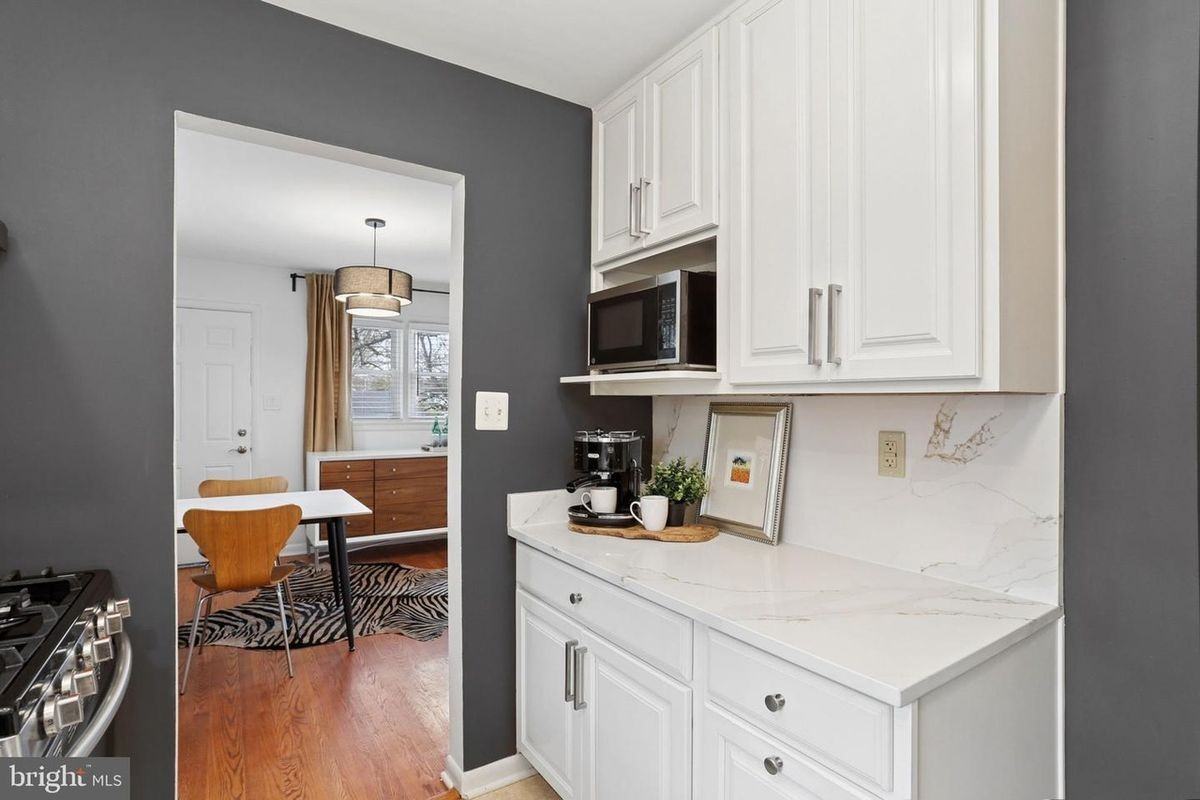 5909 Ridge View Dr - Photo 4 of 30