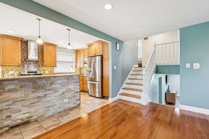 9314 Menard Ave - Photo 6 of 15
