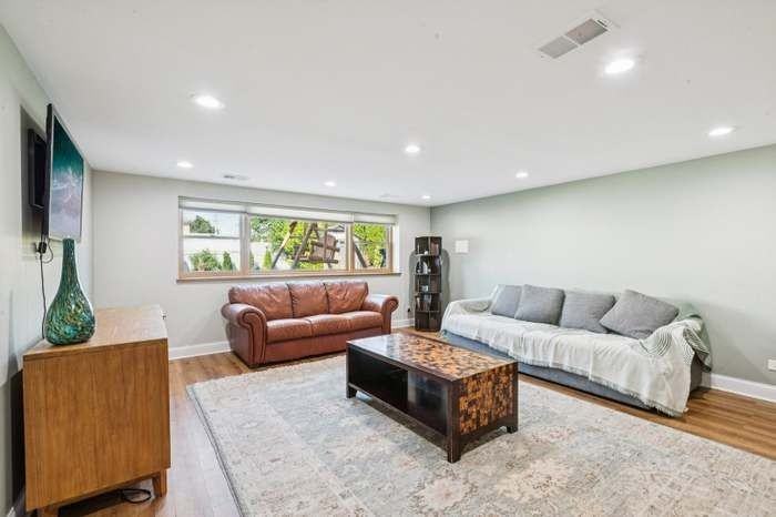 9314 Menard Ave - Photo 7 of 15