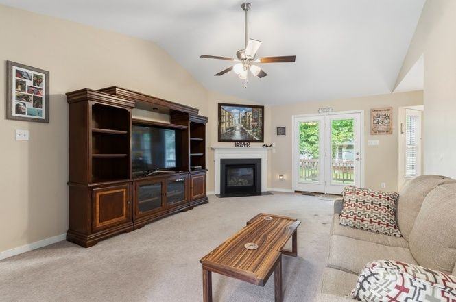 7916 Featherchase Ter - Photo 4 of 16