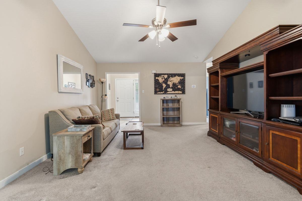 7916 Featherchase Ter - Photo 5 of 16