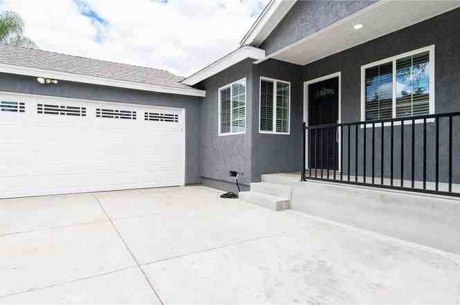 13412 Behrens Ave - Photo 2 of 31