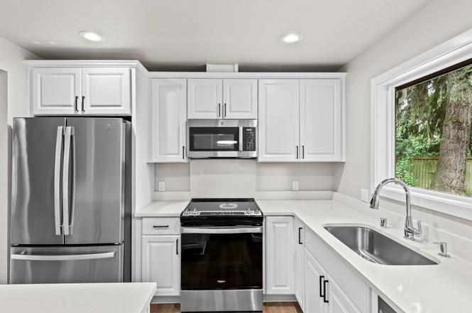 418 S 190th St - Photo 3 of 14