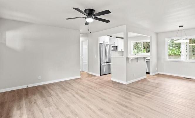 418 S 190th St - Photo 4 of 14