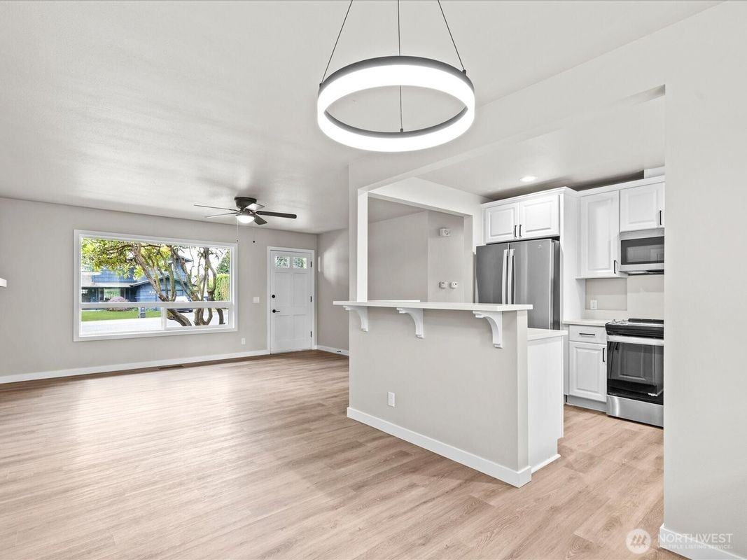 418 S 190th St - Photo 5 of 14
