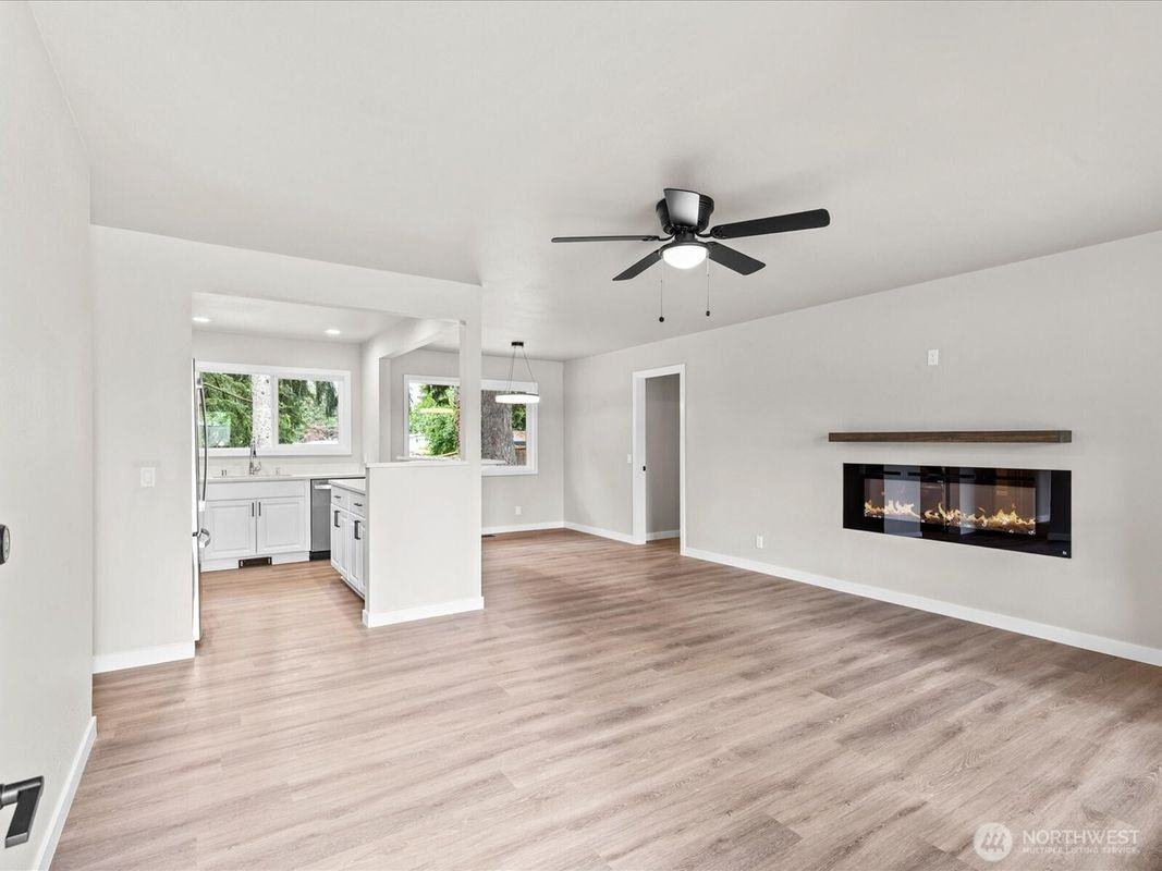 418 S 190th St - Photo 6 of 14