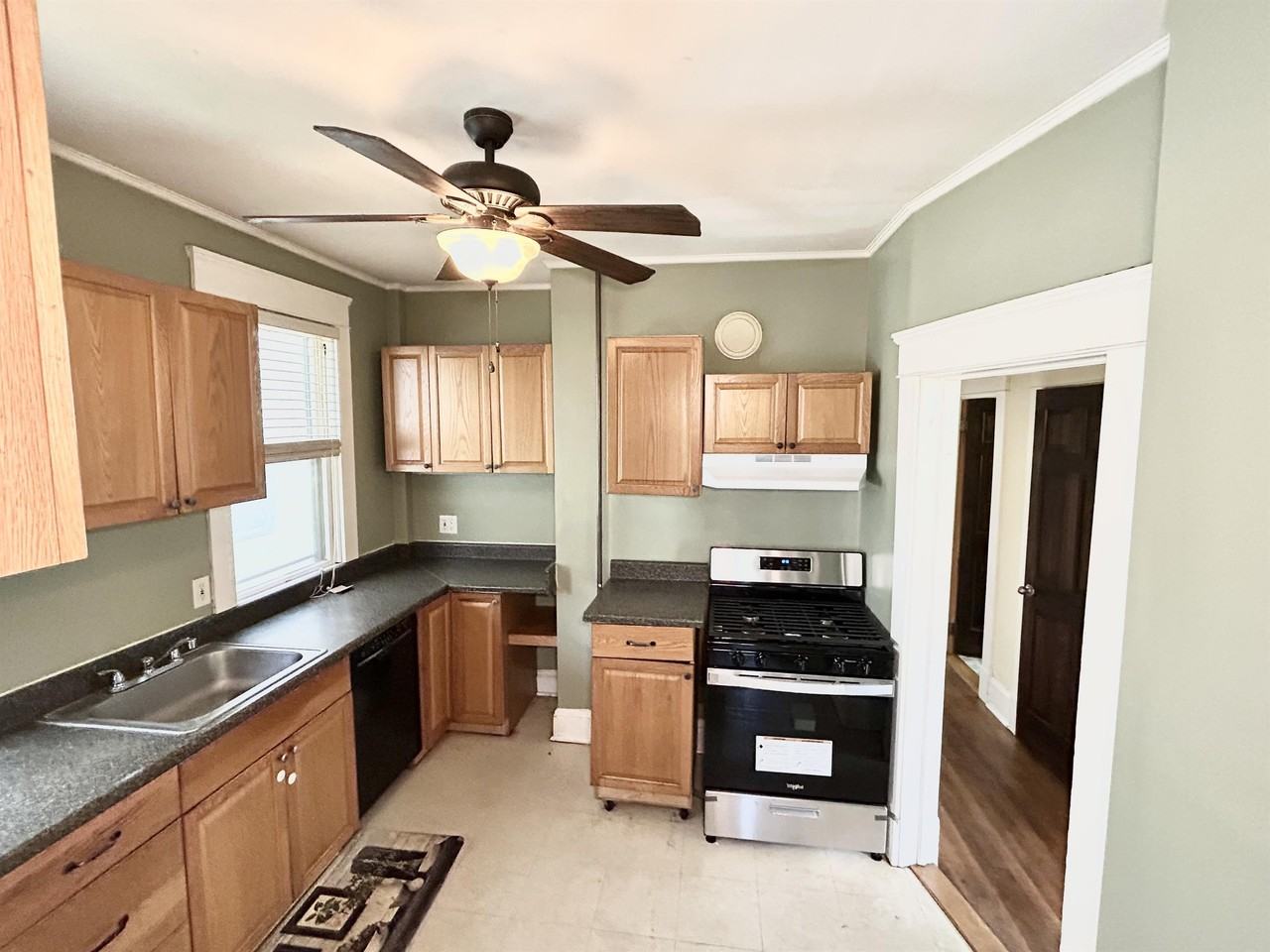 717 Myrtle Ave #1 - Photo 4 of 8