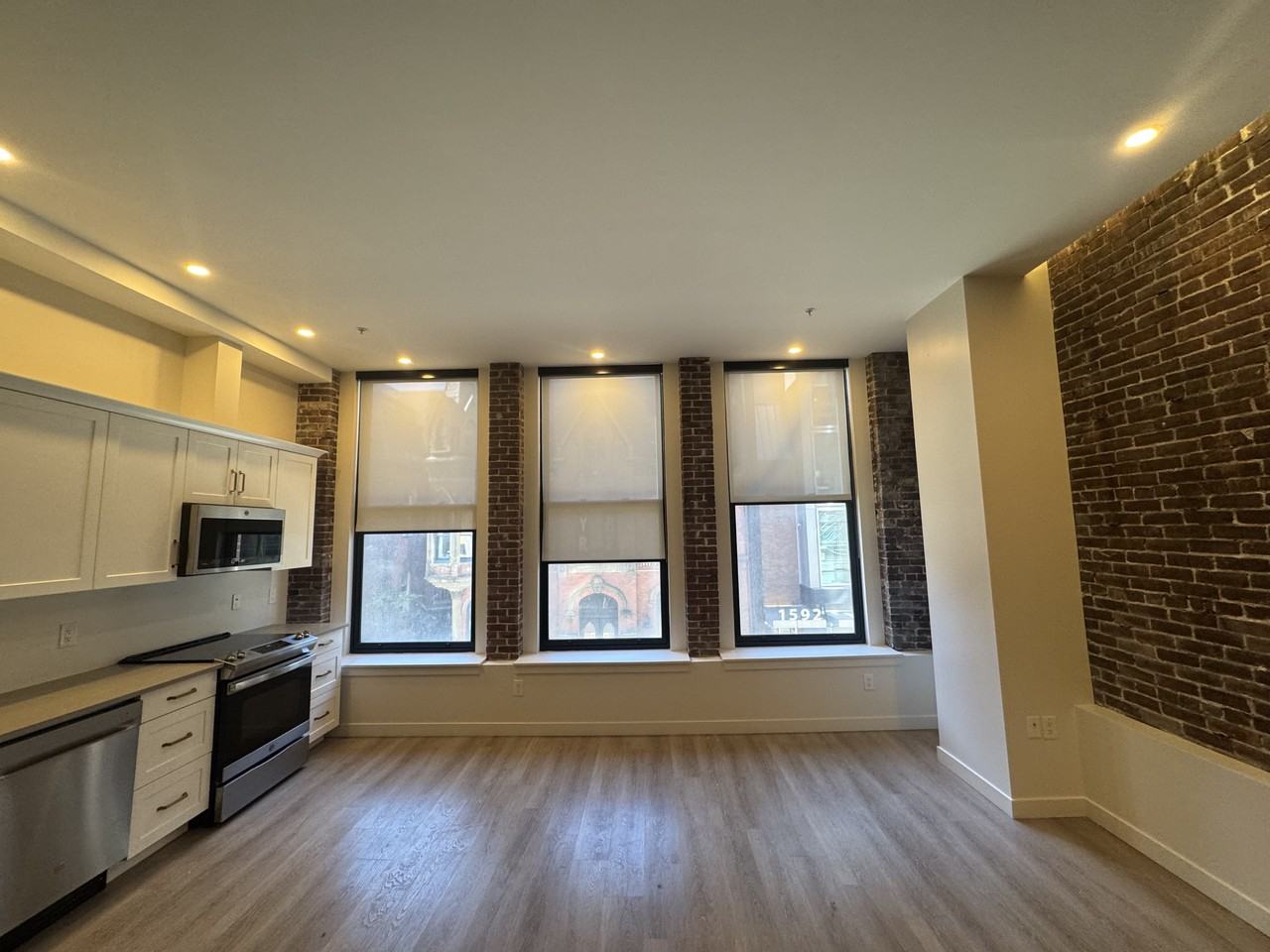 The Green Lantern Apartments - Photo 4 of 31