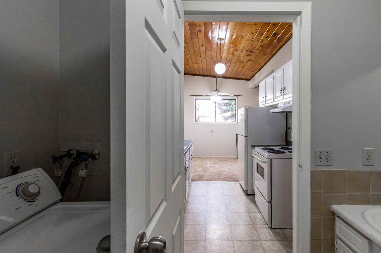 1415 43 St Se - Photo 6 of 23