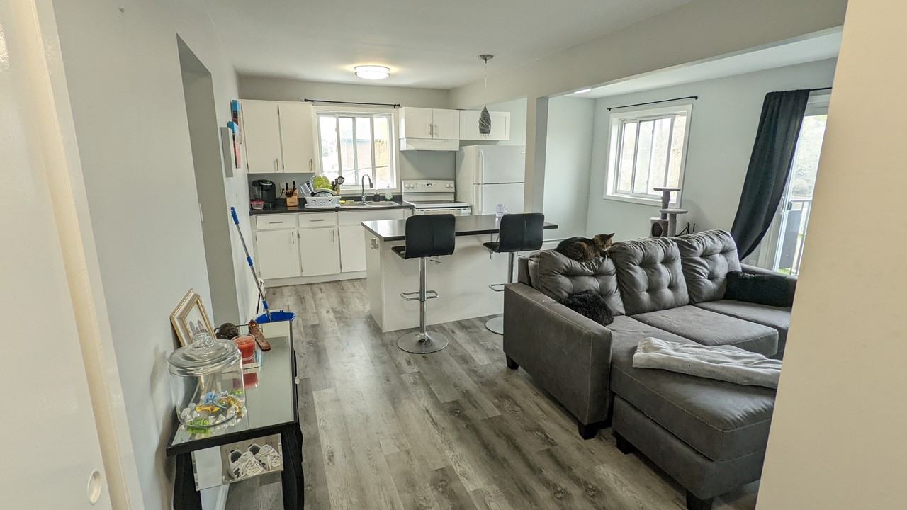 34 Carleton Street S - Photo 6 of 21