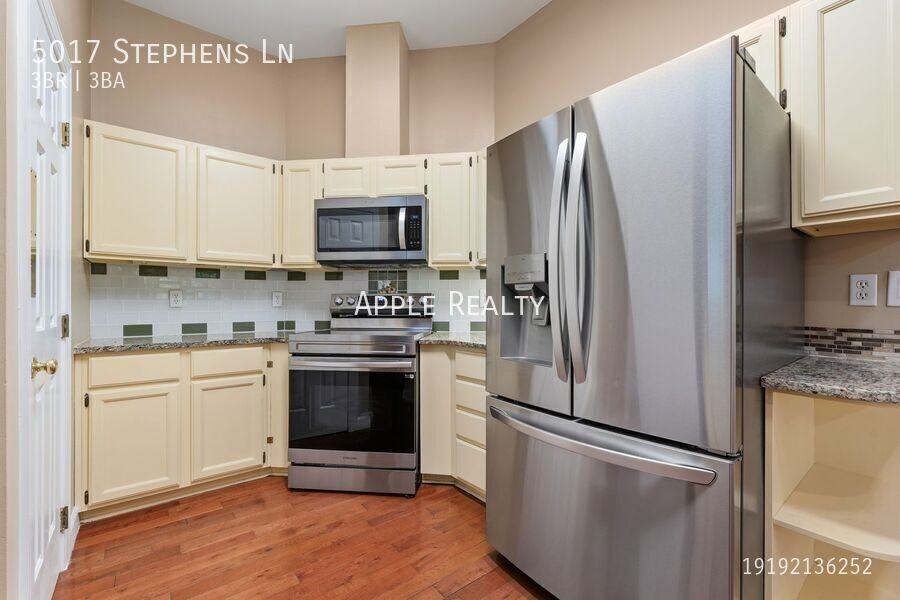 5017 Stephens Ln - Photo 3 of 20