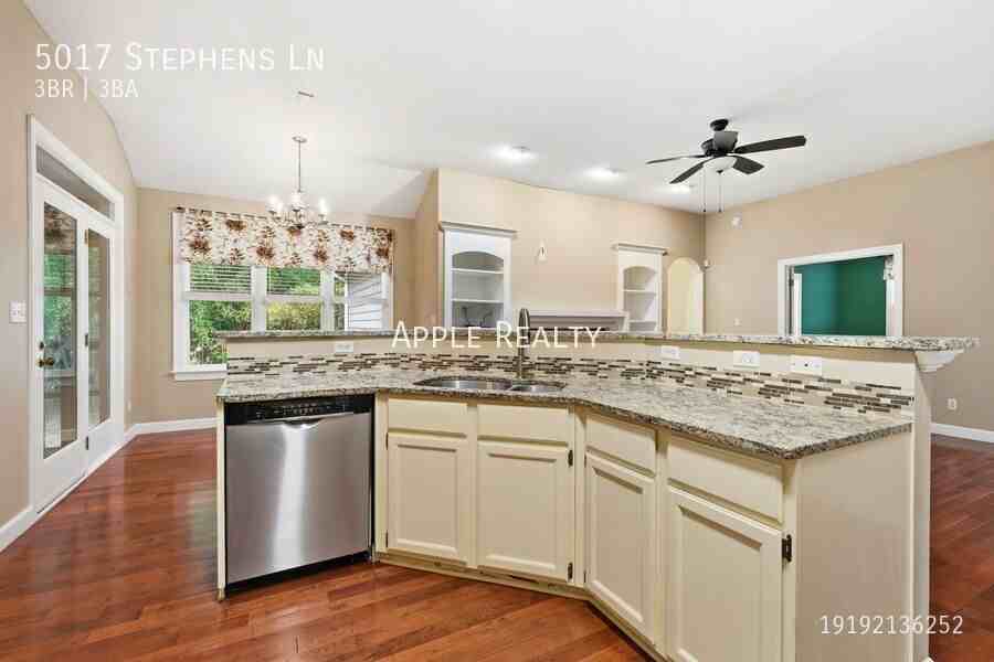 5017 Stephens Ln - Photo 4 of 20