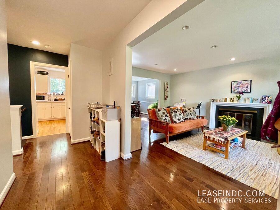 4439 Springdale St Nw - Photo 3 of 38