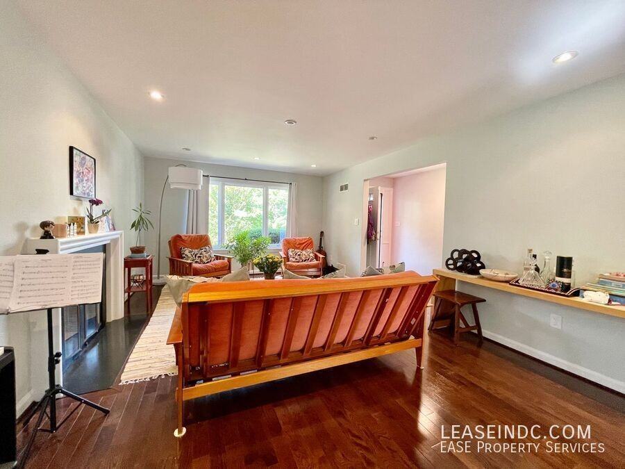 4439 Springdale St Nw - Photo 7 of 38
