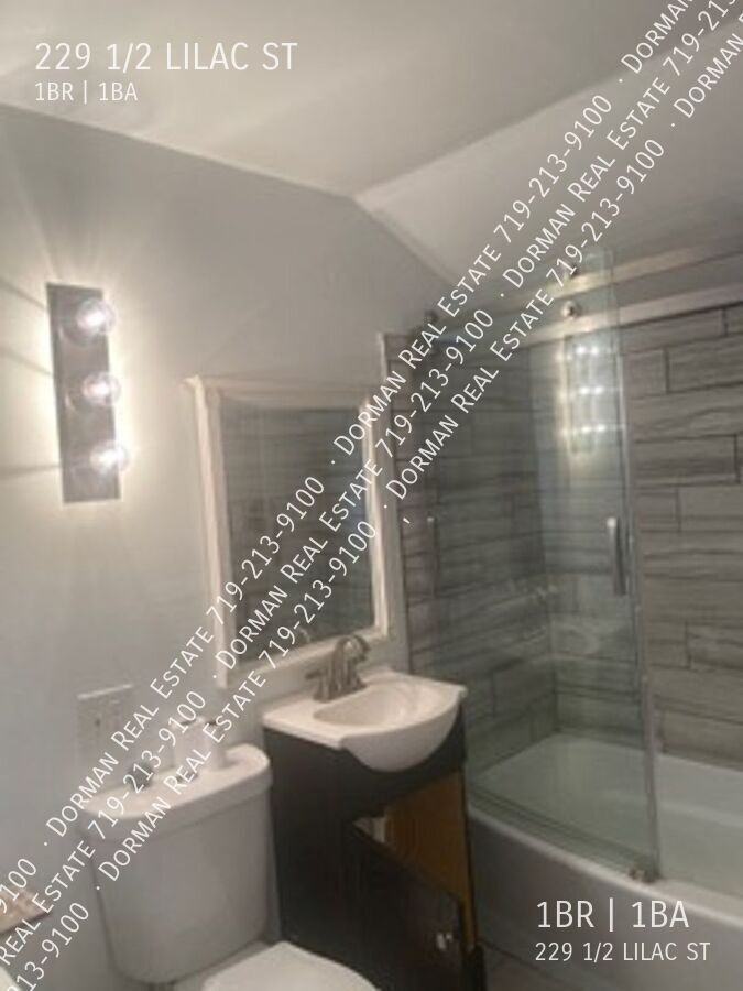 229 1/2 Lilac St - Photo 6 of 8