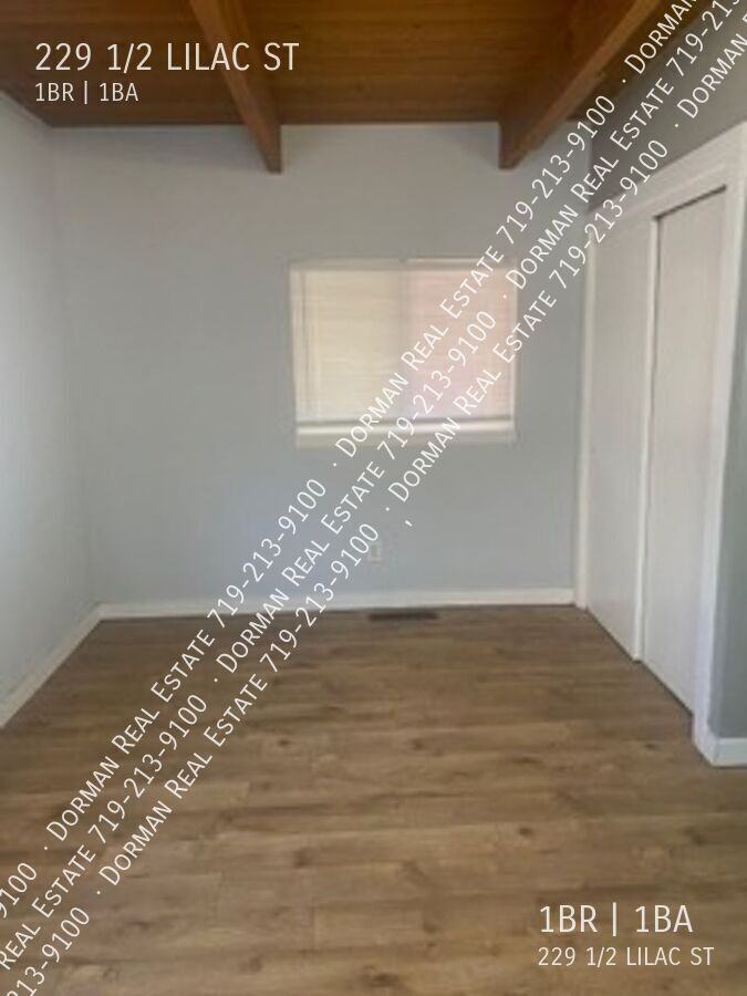 229 1/2 Lilac St - Photo 7 of 8