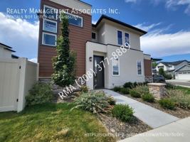 featured image of 2015 E Knobcone Dr