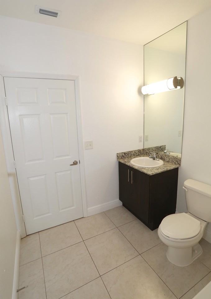 5901 Nw 182nd Ln #5901-303 - Photo 3 of 12